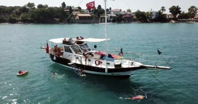 Luxuriöse private Bootsvermietung in Side, Türkei (Startzeit 10:00)
